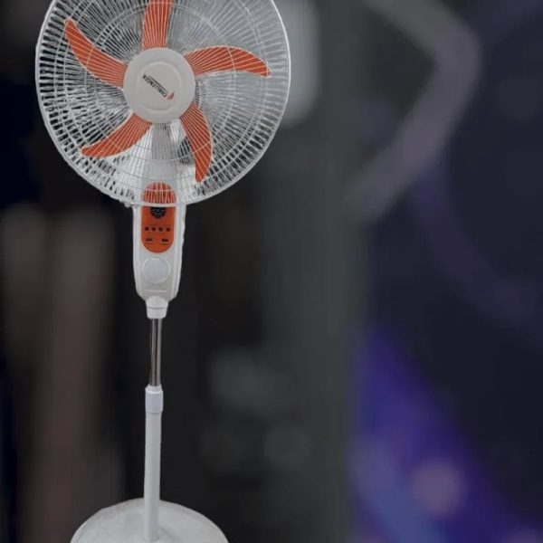 Ventilador recargable de pedestal CHALLENGER