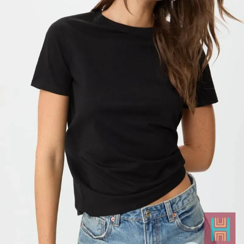 CAMISETA BÁSICA REGULAR FIT CUELLO REDONDO NEGRO 0007