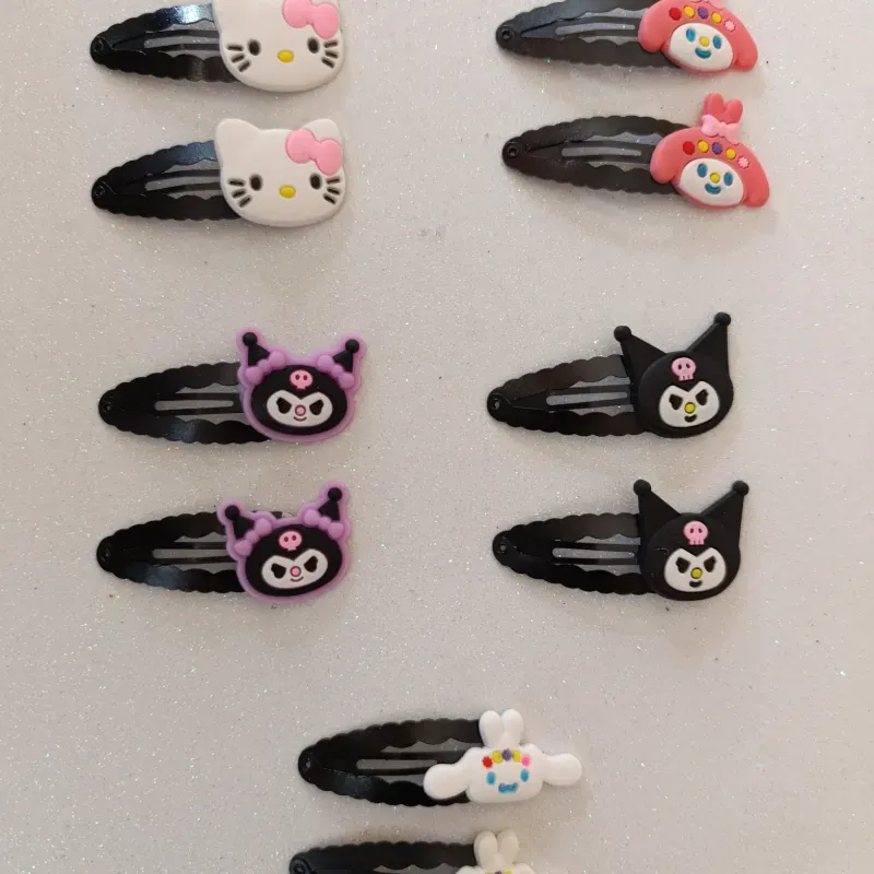 Parejas de hebillas Tic Tac con temática Kuromi