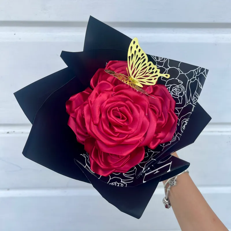 Ramo de 5 rosas eternas