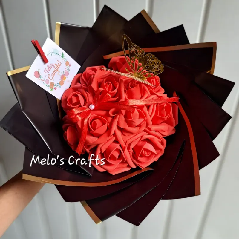 Ramo de 14 rosas de foami