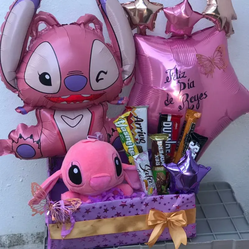 Caja grande con globos, peluche y confituras