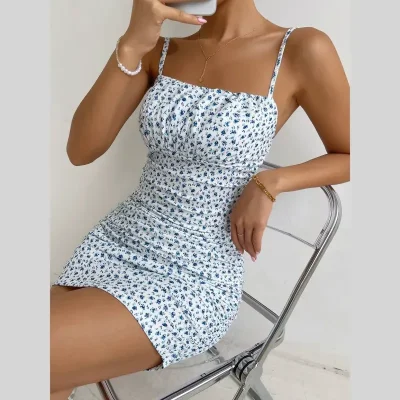 Vestido corto ajustado