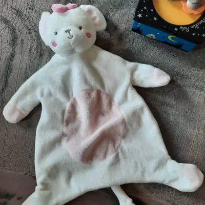 Ratoncita blanca y rosa