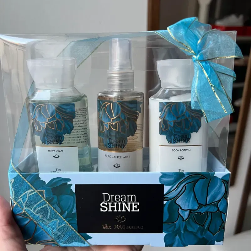 Set de Perfume + Crema + Gel de baño