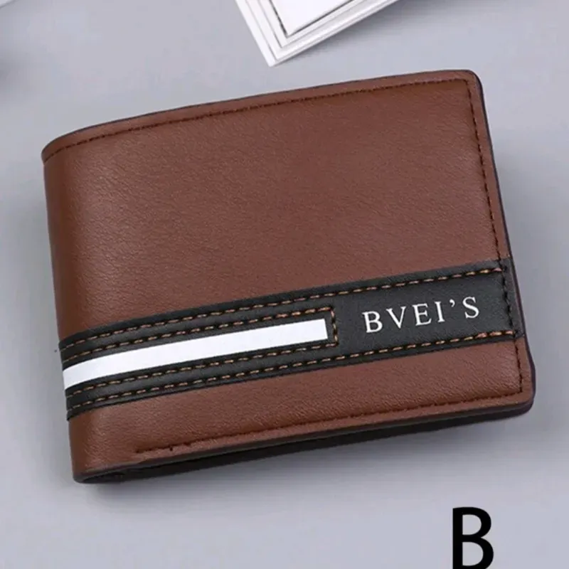 Billetera carmelita con adorno de letras