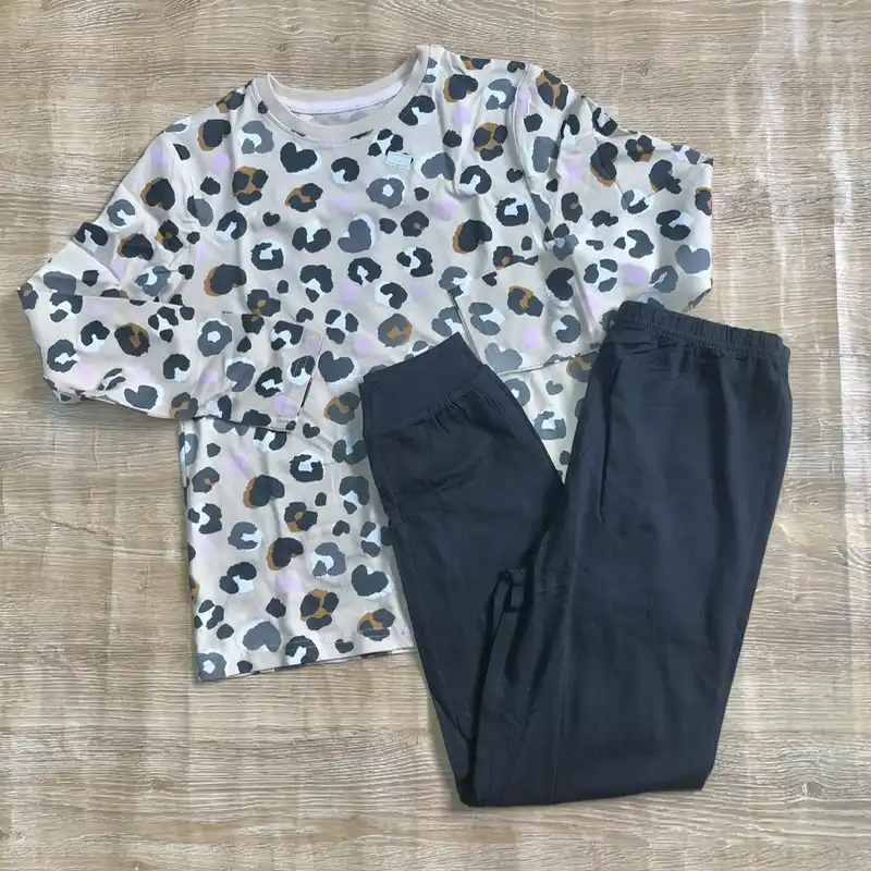 Pijama con estampado de animales