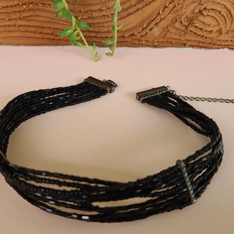 Collar de mostacillas