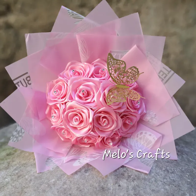 Ramo de 14 rosas de saten