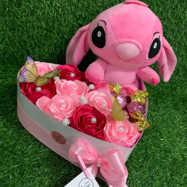 Cesta con peluche