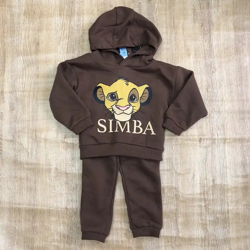 Conjunto marrón con Simba