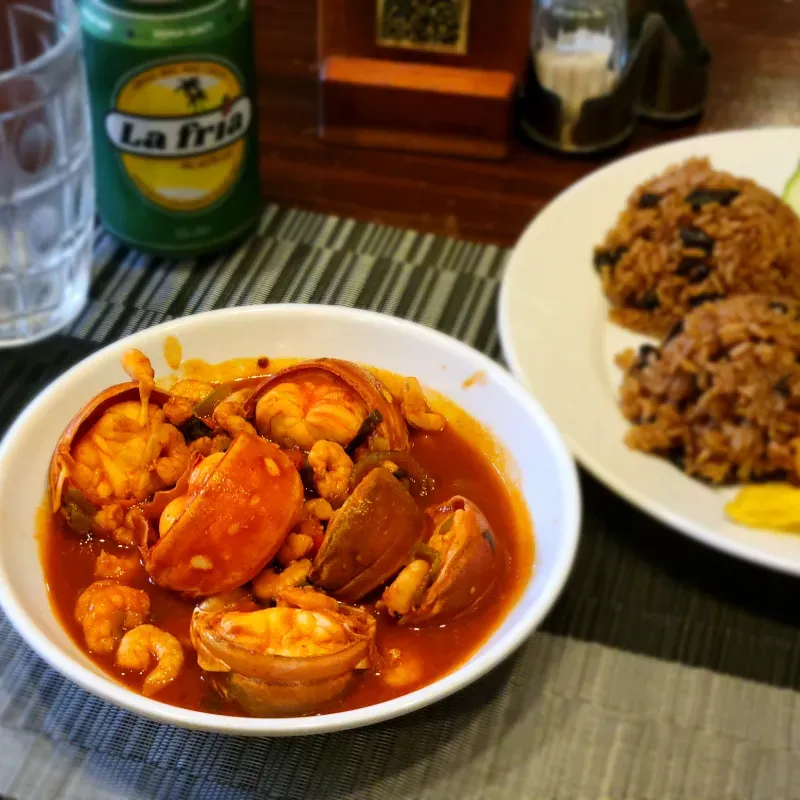 Mixto de marisco en salsa