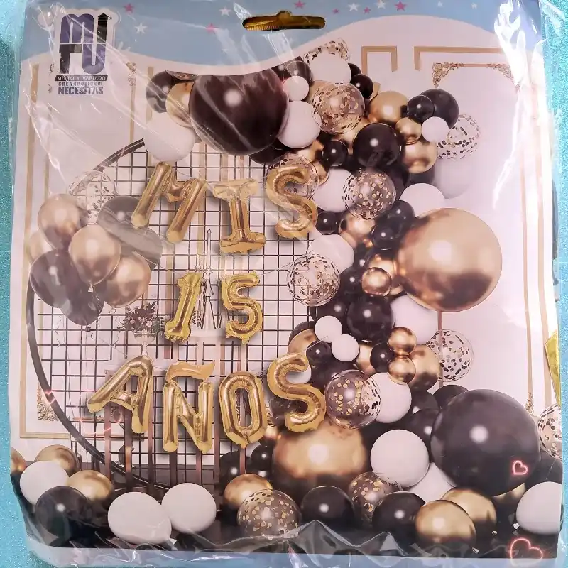 Set arco de globos "MIS QUINCE AÑOS"  Dorado, blanco y negro