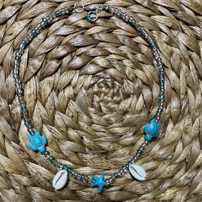 Collar veraniego con dijes