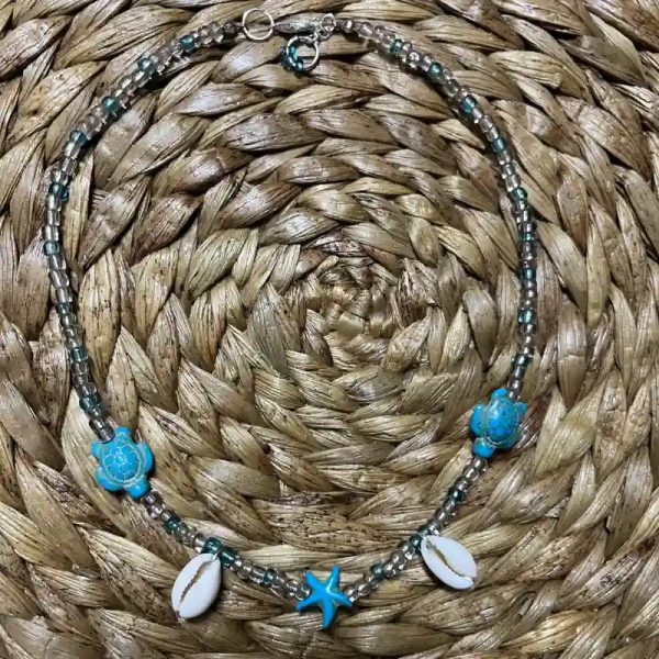 Collar veraniego con dijes