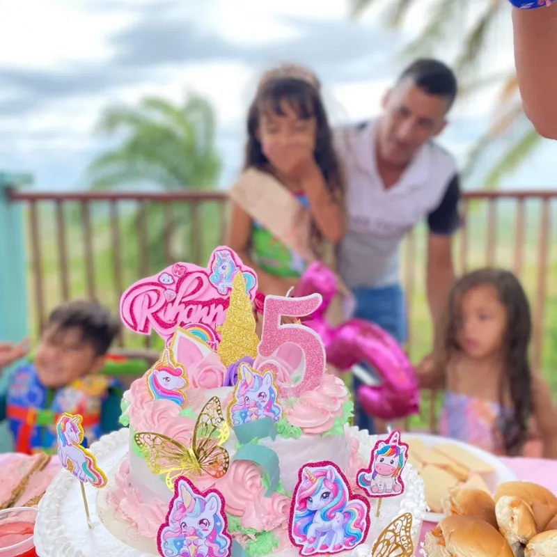 Princesa feliz con si decoración