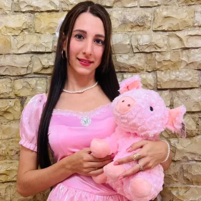 Animadora vestida de muñeca