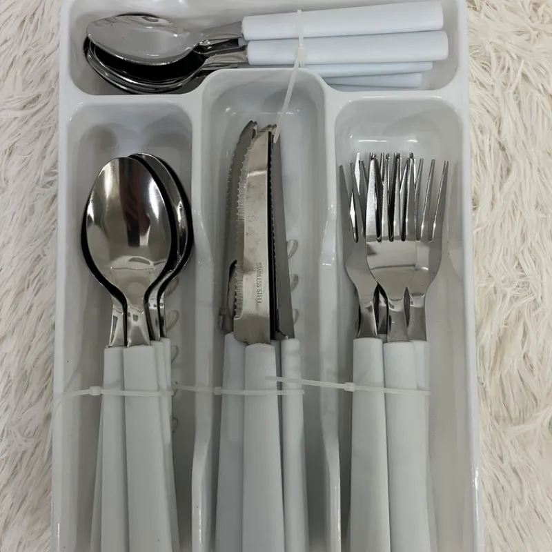 Juego de cubiertos  Set de 24 piezas