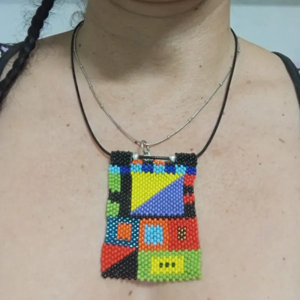 Collar geométrico