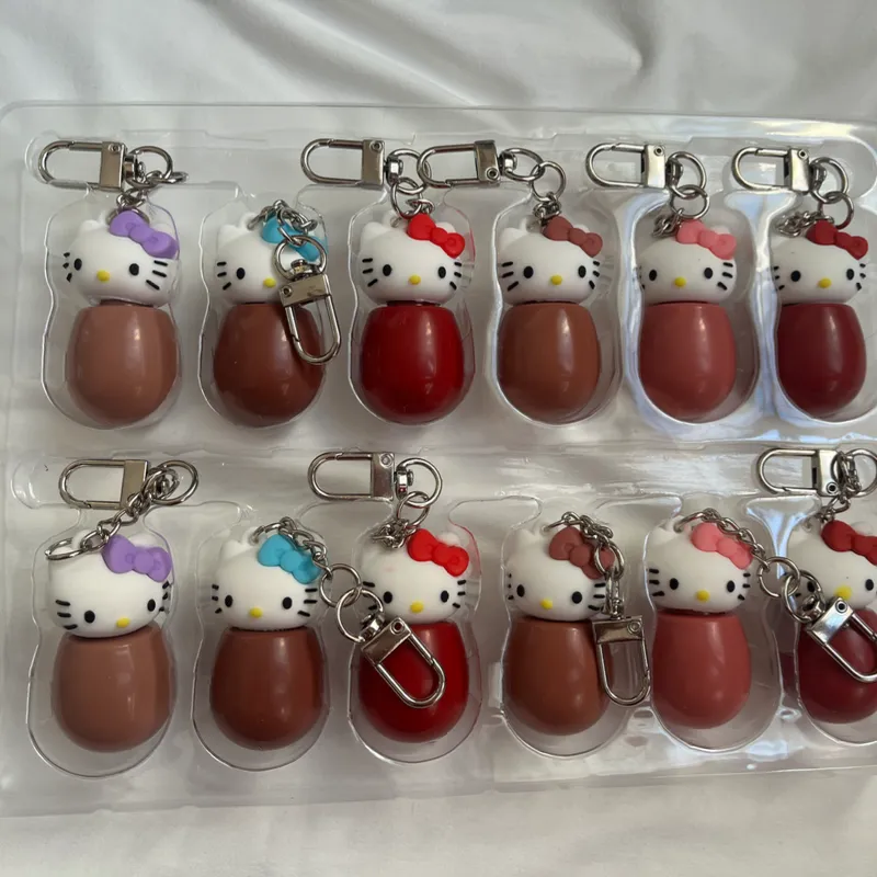 Labial Mate de Hello Kitty con Llavero