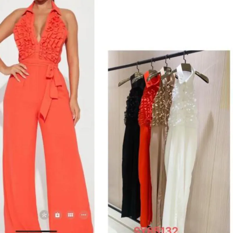 Mono enterizo con adornos florales