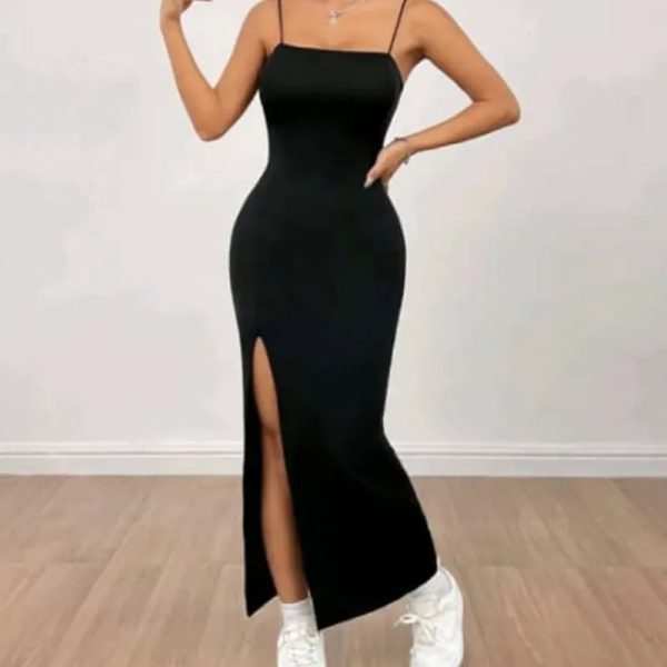  Vestido largo de tirantes y abertura en la pierna — Negro