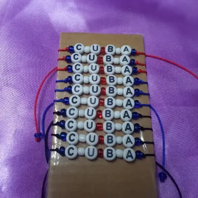 Pulseras letras CUBA