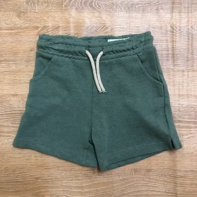 Short de felpa color verde