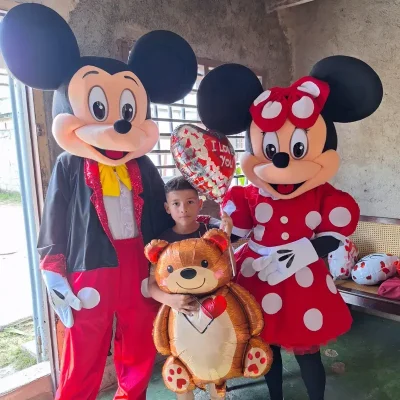 Entrega de minnie Mouse y Mickey 