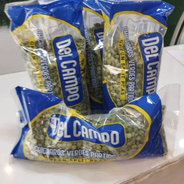 Chícharos verdes partidos del campo