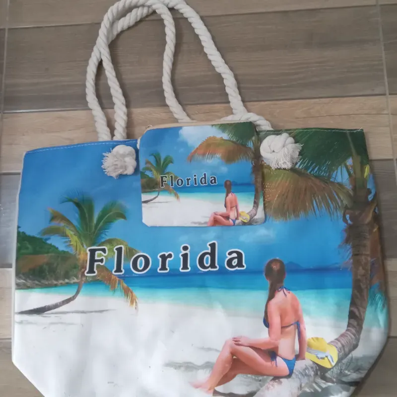 Bolso playero con monedero