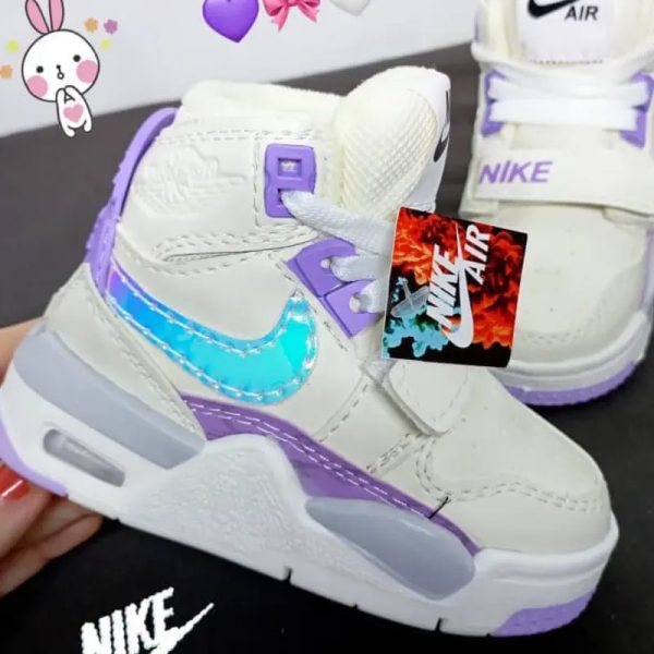 BOTA BLANCA NIKE DETALLES LILA 