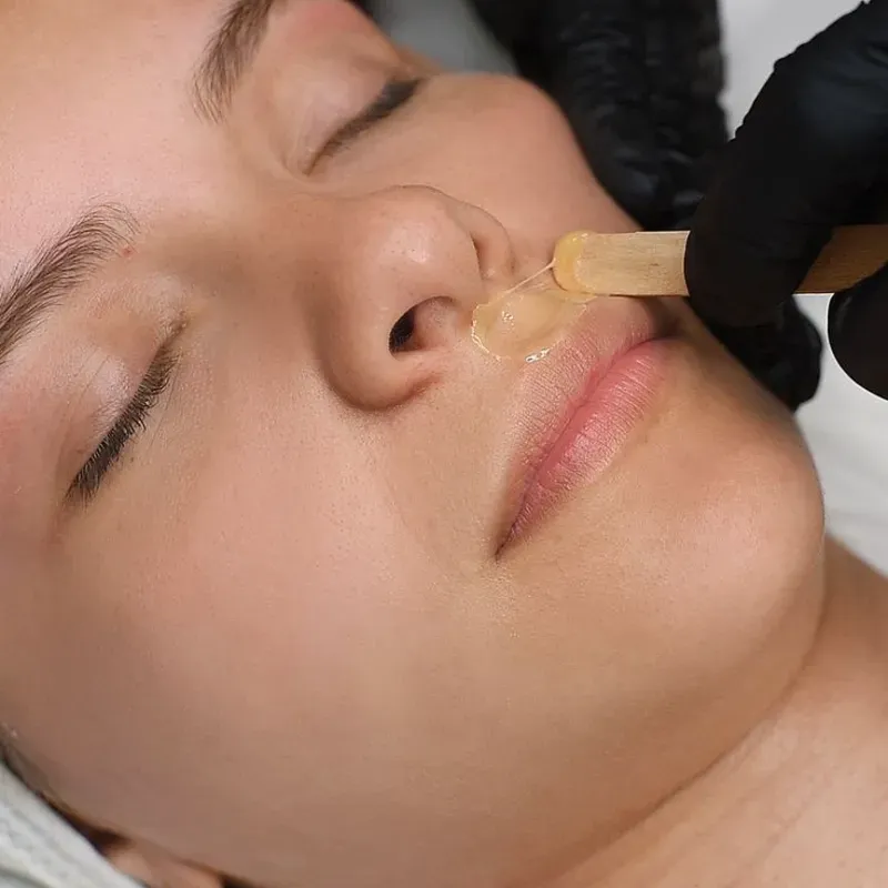 Depilación de cejas ,labio superior y mentón