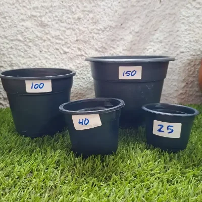 Macetas plásticas de diferentes medidas