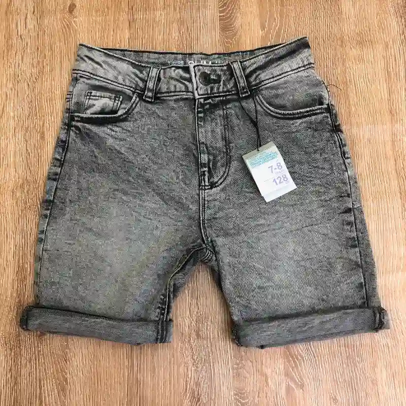 Short de mezclilla gris