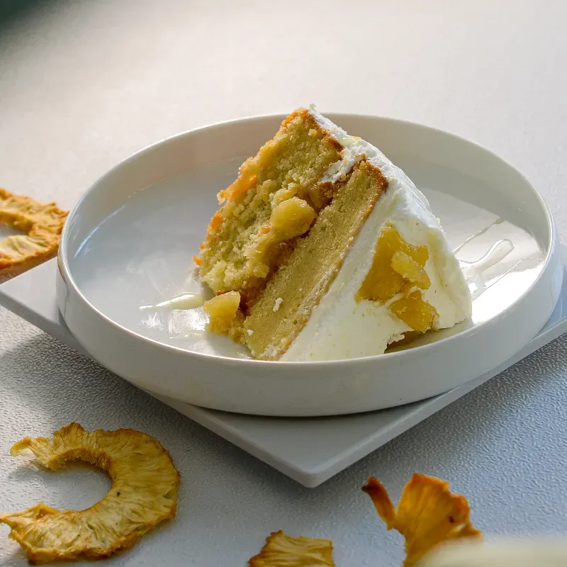 Tarta tropical de piña colada 