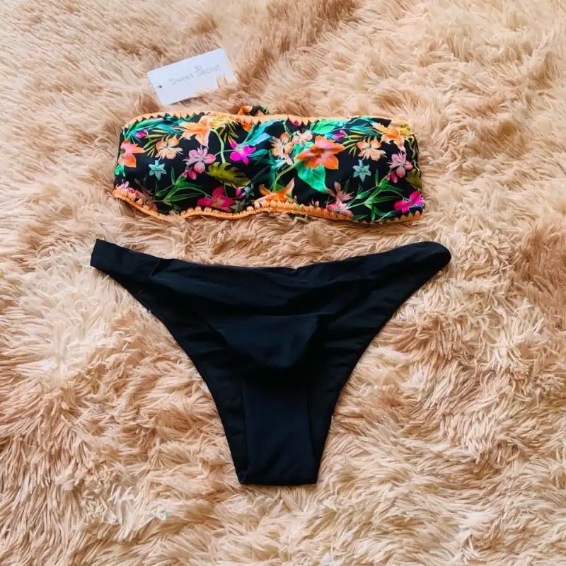 Bikini Negro con estampado floral