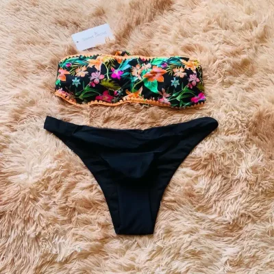 Bikini Negro con estampado floral