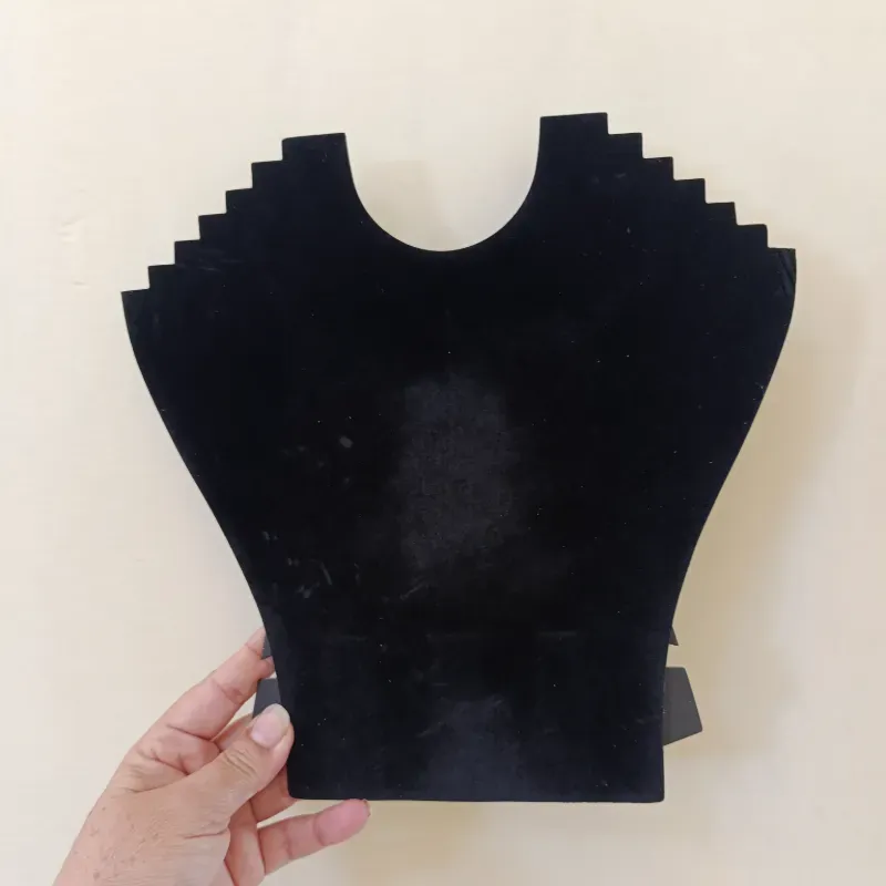 Exhibidor de collares