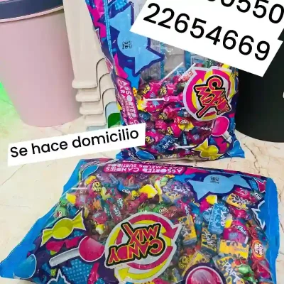 Paquetes de caramelos,chicles y chupa chupas ,3 libras