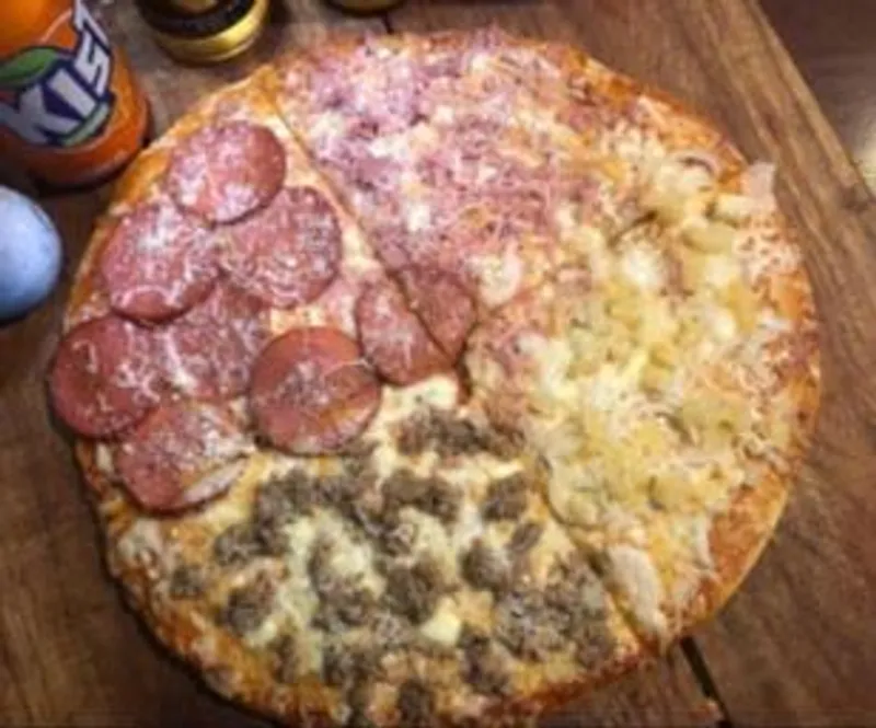 Pizza Cuatro Estaciones Parmesana
