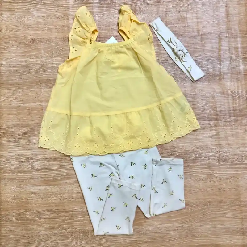 Conjunto de color amarillo con cintillo
