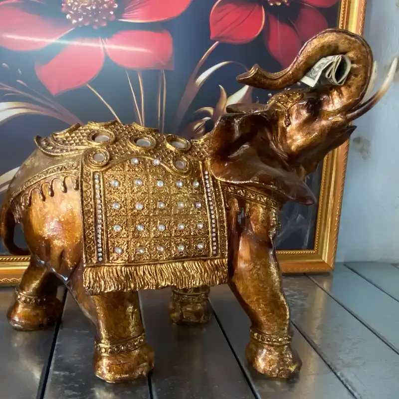Elefante de Adorno Dorado