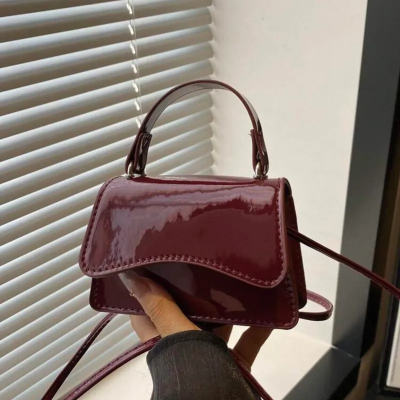 Bolso de mano mini sencillo