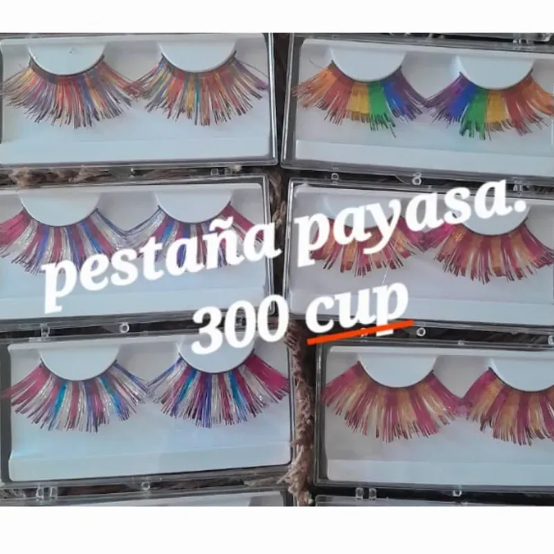 Pestañas multicolor para payasa