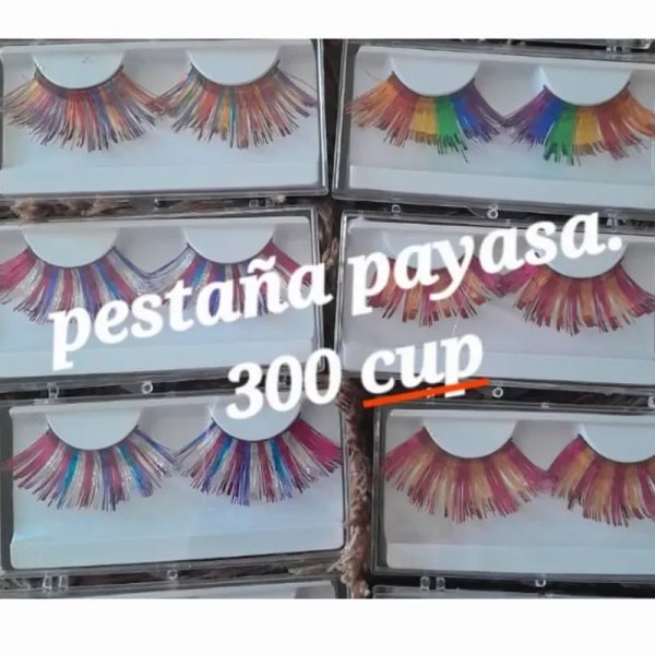 Pestañas multicolor para payasa