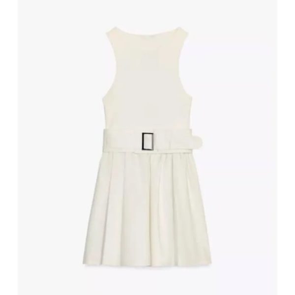 Vestido con cinto