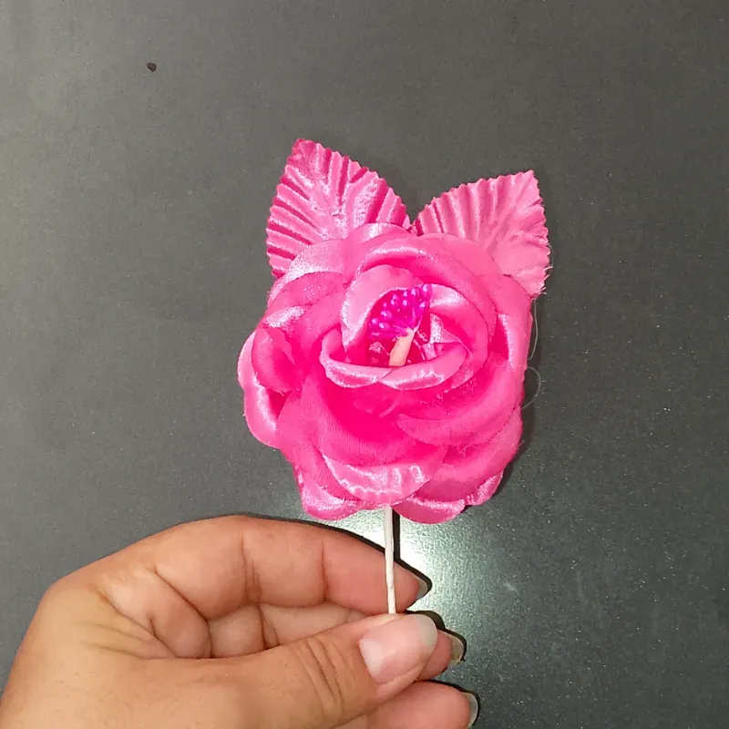 Rosa de tela | color rosa brillante