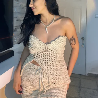 Conjunto con blusa con apertura