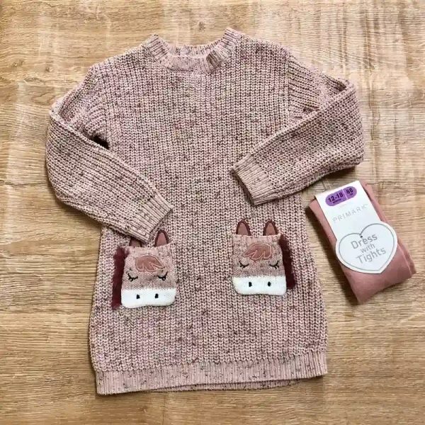 Vestido tejido con caballitos